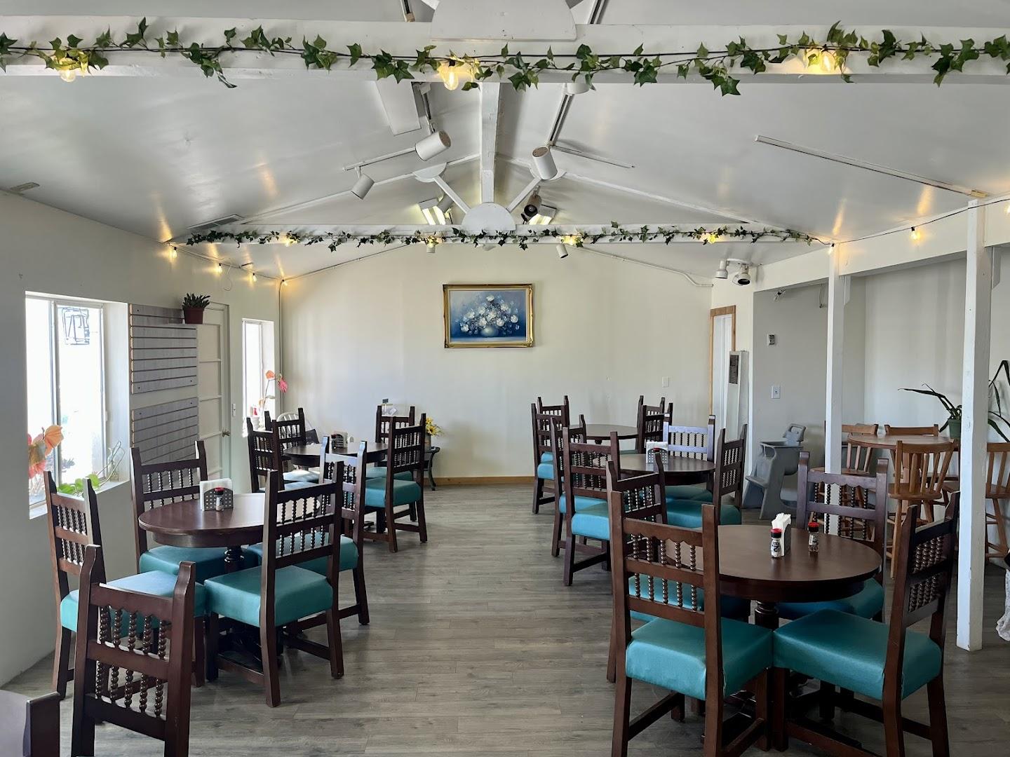Val's Bistro & Blooms